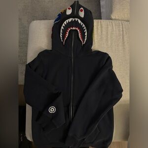 A BATHING APE SHARK FULL ZIP HOODIE 
(rare)